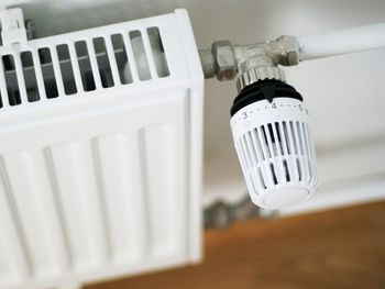 Ogrzewanie domu olejem opałowym – ile kosztuje i czy to się opłaca?