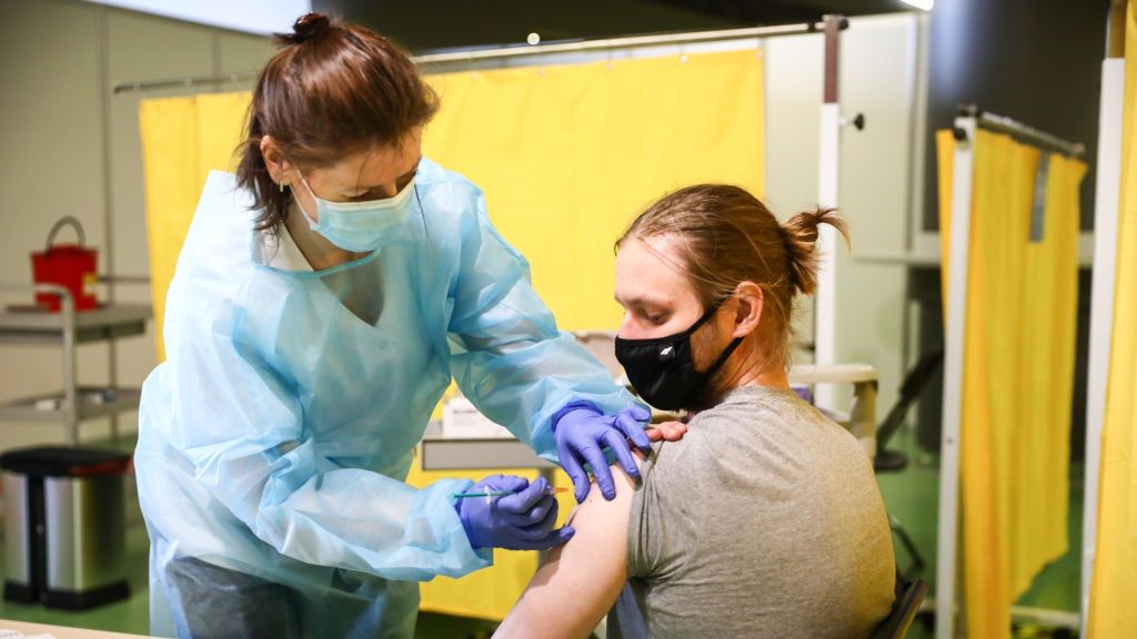 Szczepienie przeciw COVID-19