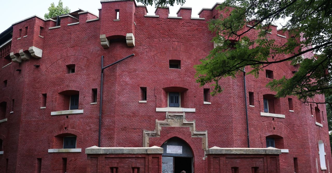 Kraków: Fort św. Benedykt ma już wyremontowane elewacje