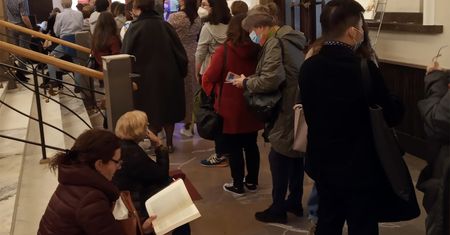 Za czym kolejka ta stoi? Będziecie bardzo zdziwieni