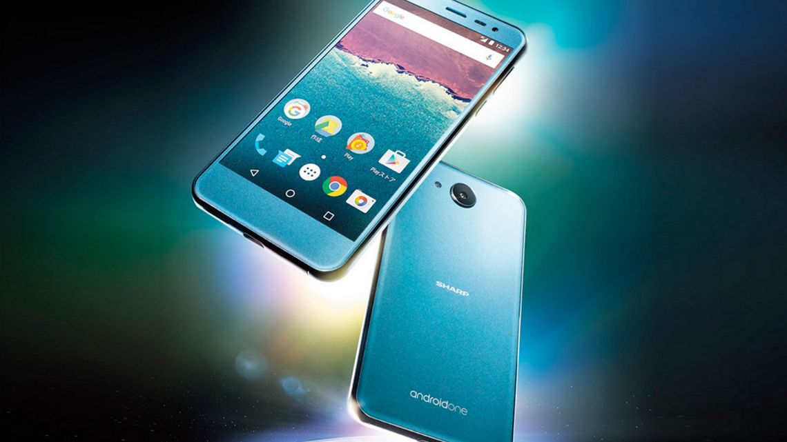 Sharp 507SH oficjalnie. To pierwszy wodoszczelny smartfon Android One 1