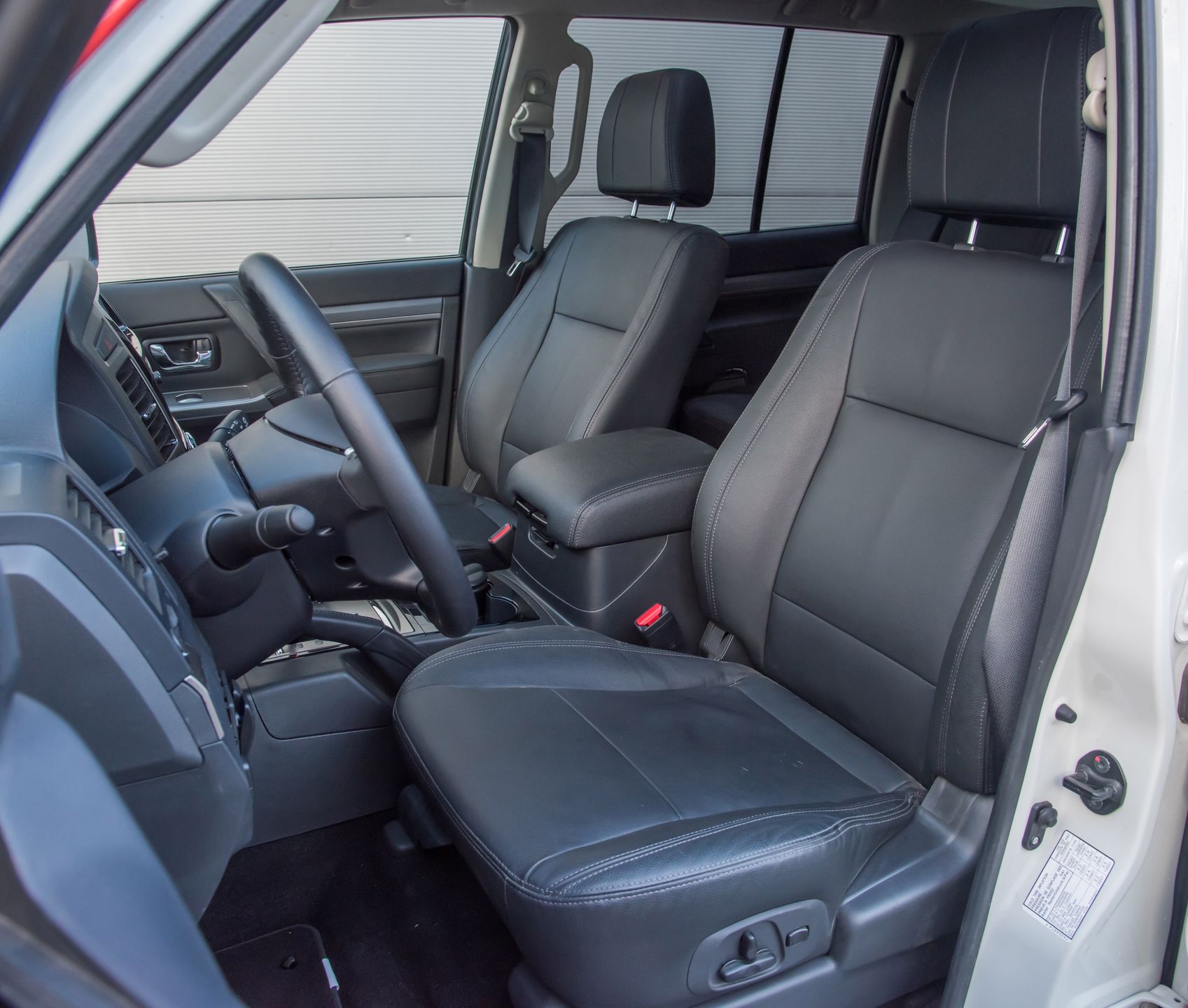 Mitsubishi Pajero V80