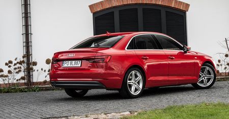 Nowe Audi A4 B9 2.0 TDI S-Tronic S-Line - zdjęcia