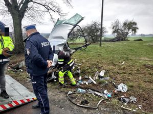 Strażak ochotnik zginął w wypadku, dwie osoby trafiły do szpitala