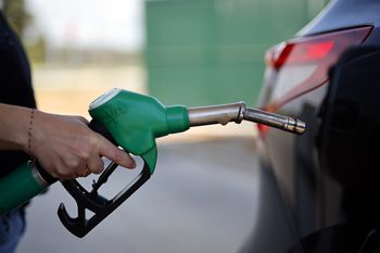 Unijny komisarz. "Ani jednej cząsteczki rosyjskiej energii"