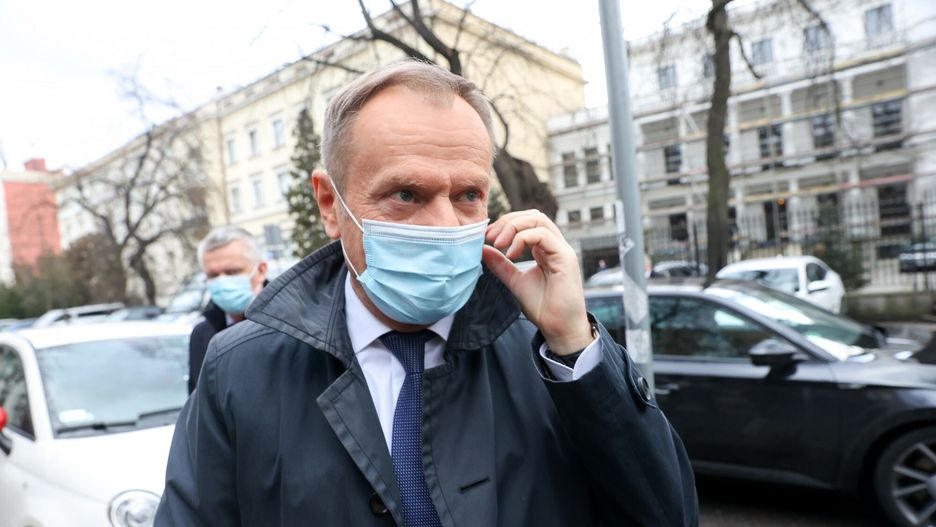 Zdaniem komentatora Widomości TVP, Donald Tusk chce "skolonizować inne partie opozycyjne"