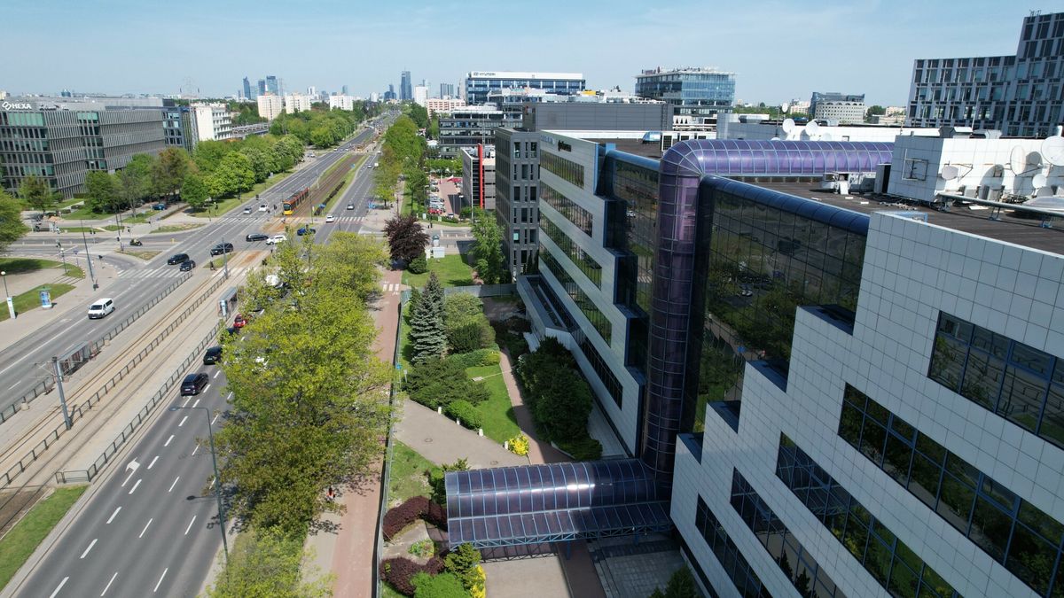 Biurowiec przy ulicy Suwak 3 może zostać zburzony - uważa bloger i właściciel kawiarni