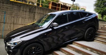"Popis" kierowcy bmw. Zdjęcie jego auta obiegło sieć