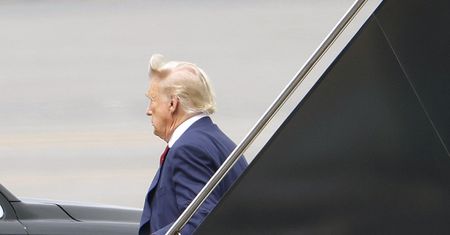 Donald Trump stawił się przed sądem. Usłyszy zarzuty