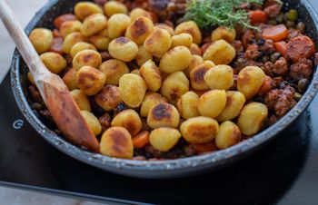 Włoch pewnie złapie się za głowę, ale tak zrobisz ekspresowy, pyszny obiad