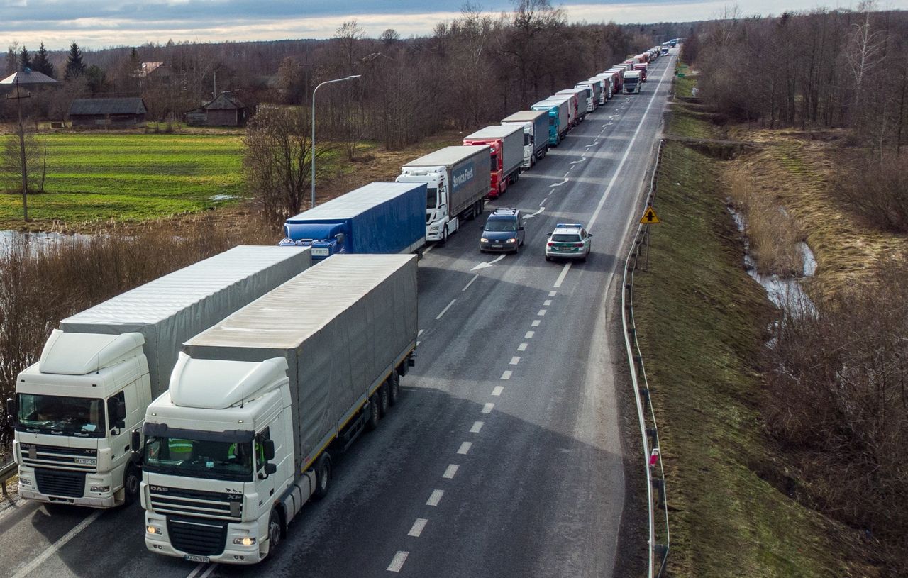 Rząd bierze się za branżę transportową. Chce sporo zarobić