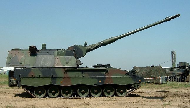 Panzerhaubitze 2000 - dobrze widoczna długość lufy