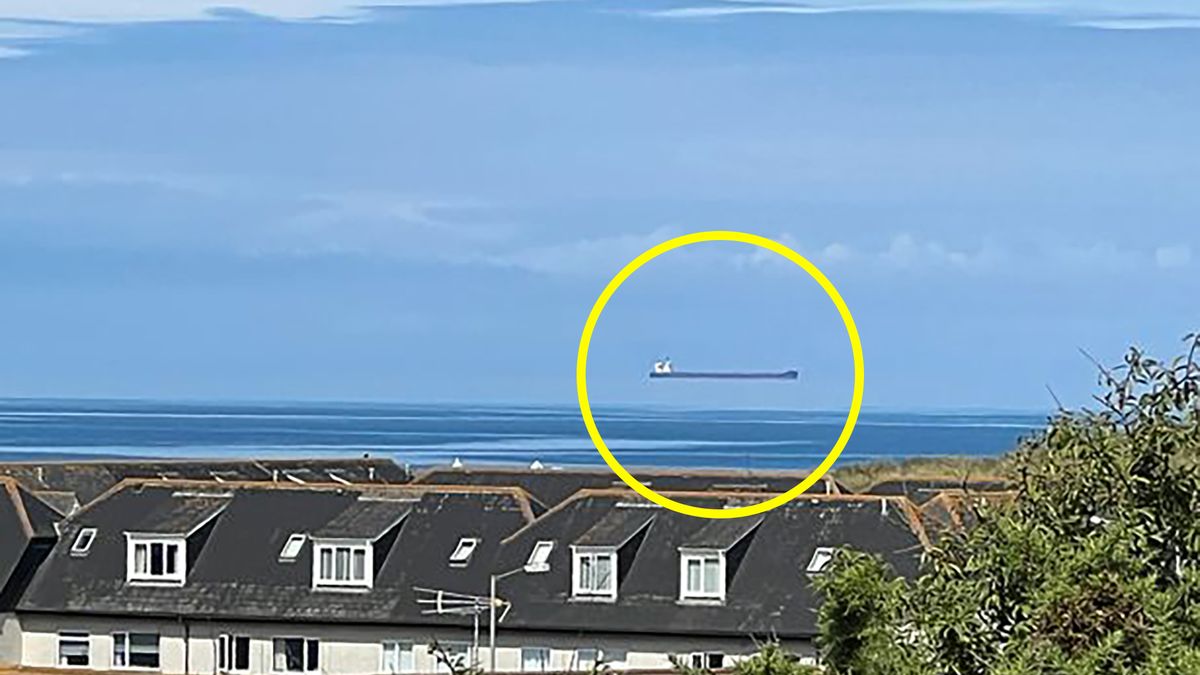 Latający statek? To złudzenie optyczne wryło ludzi w ziemię 1