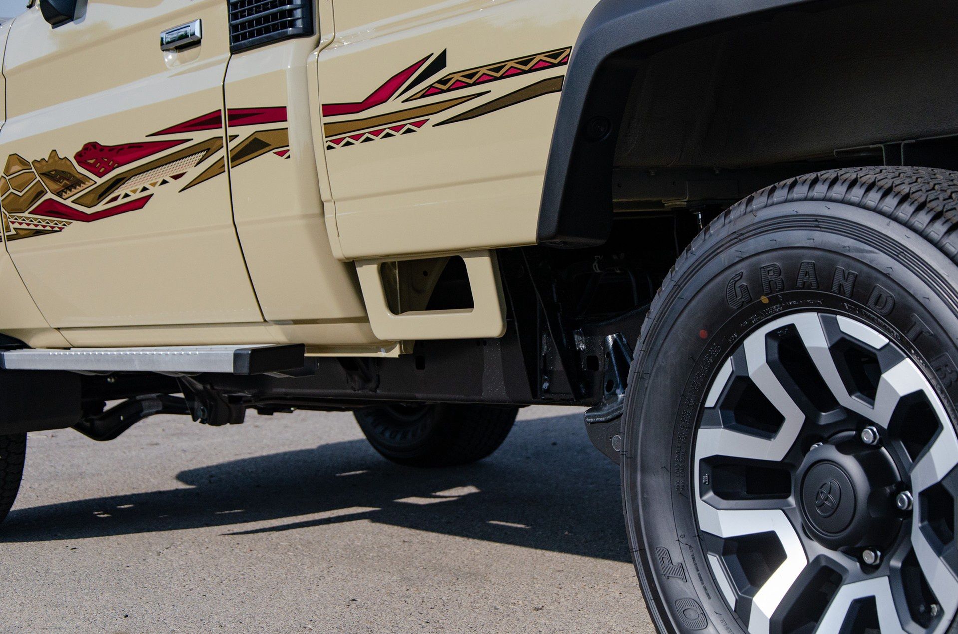Toyota Land Cruiser 70