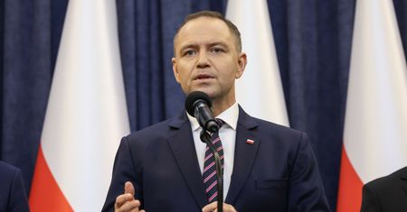 100 dni Nawrockiego. Ekspert: konsoliduje prawicę, ale rośnie polaryzacja