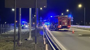 Częstochowa: Wypadek na DK91, samochód wpadł do wody