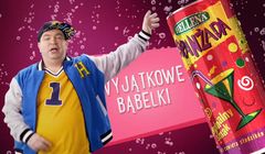 Kabaret Ani Mru Mru śpiewająco reklamuje oranżadę Hellena w puszkach (wideo)