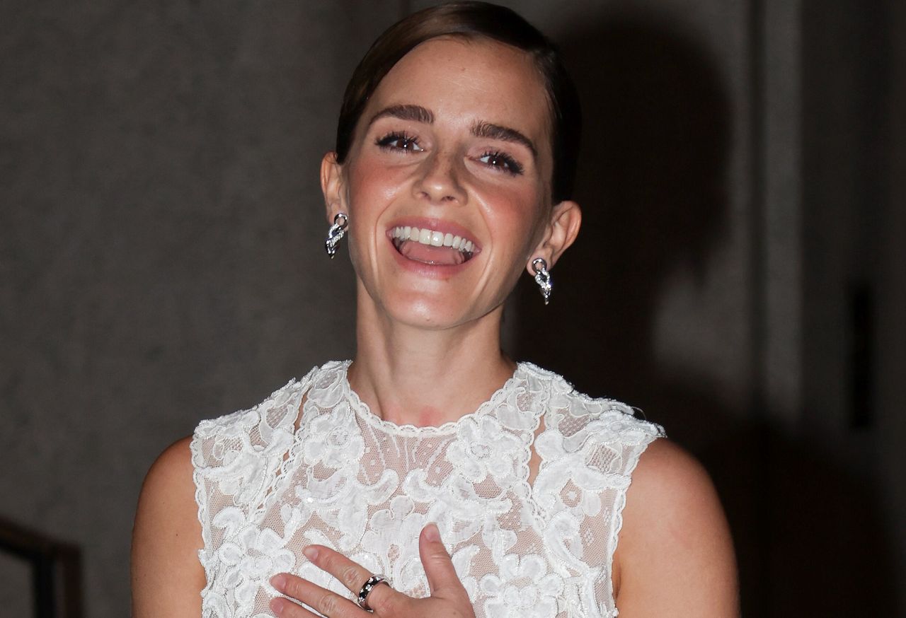 Emma Watson ubrała koronkową "naked dress" od Fendi 