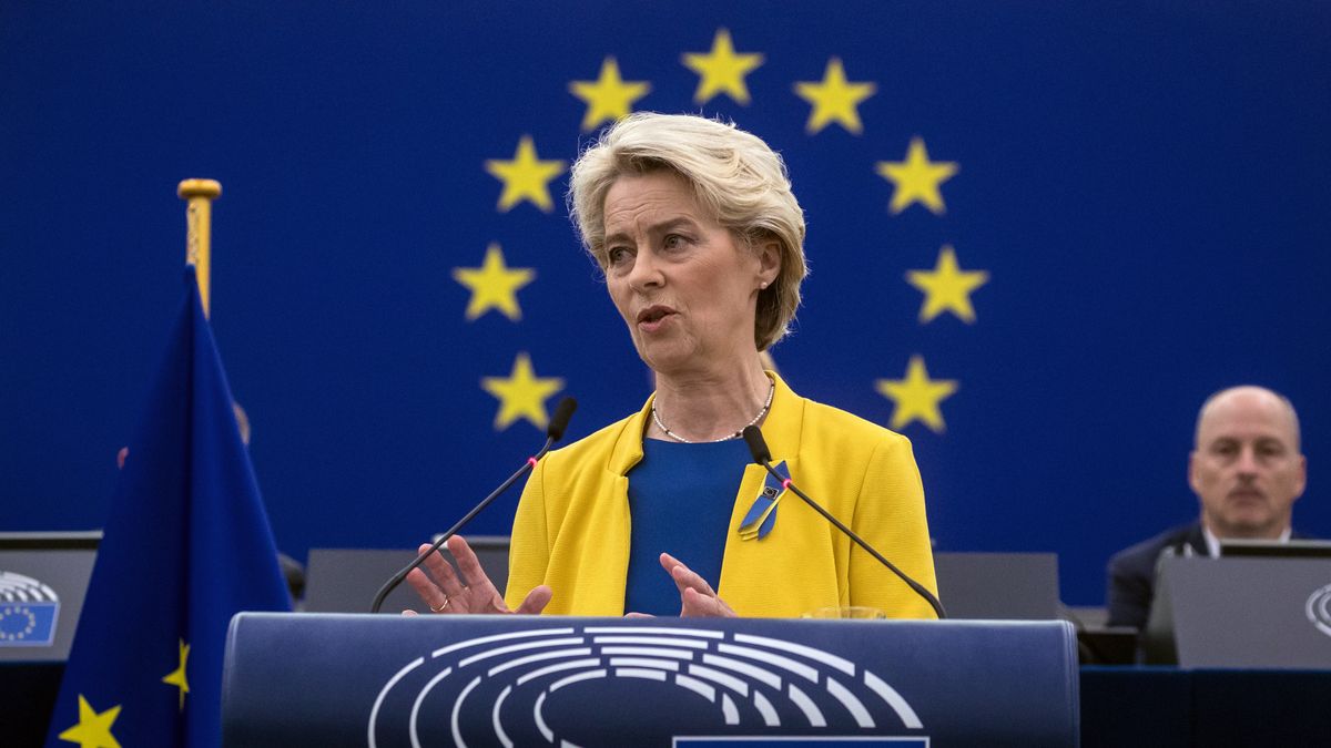 European Commission President Ursula von der Leyen delivers a speech during a debate on 'The State of the European Union' at the European Parliament in Strasbourg, France, 14 September 2022. EPA/CHRISTOPHE PETIT TESSON Dostawca: PAP/EPA.
