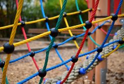 Kontrowersje po otwarciu placu zabaw w Czerninie. Władze odpowiadają