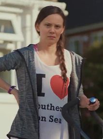 Greta Thunberg i Ariana Grande w serialu "Deep Fake Neighbour Wars"