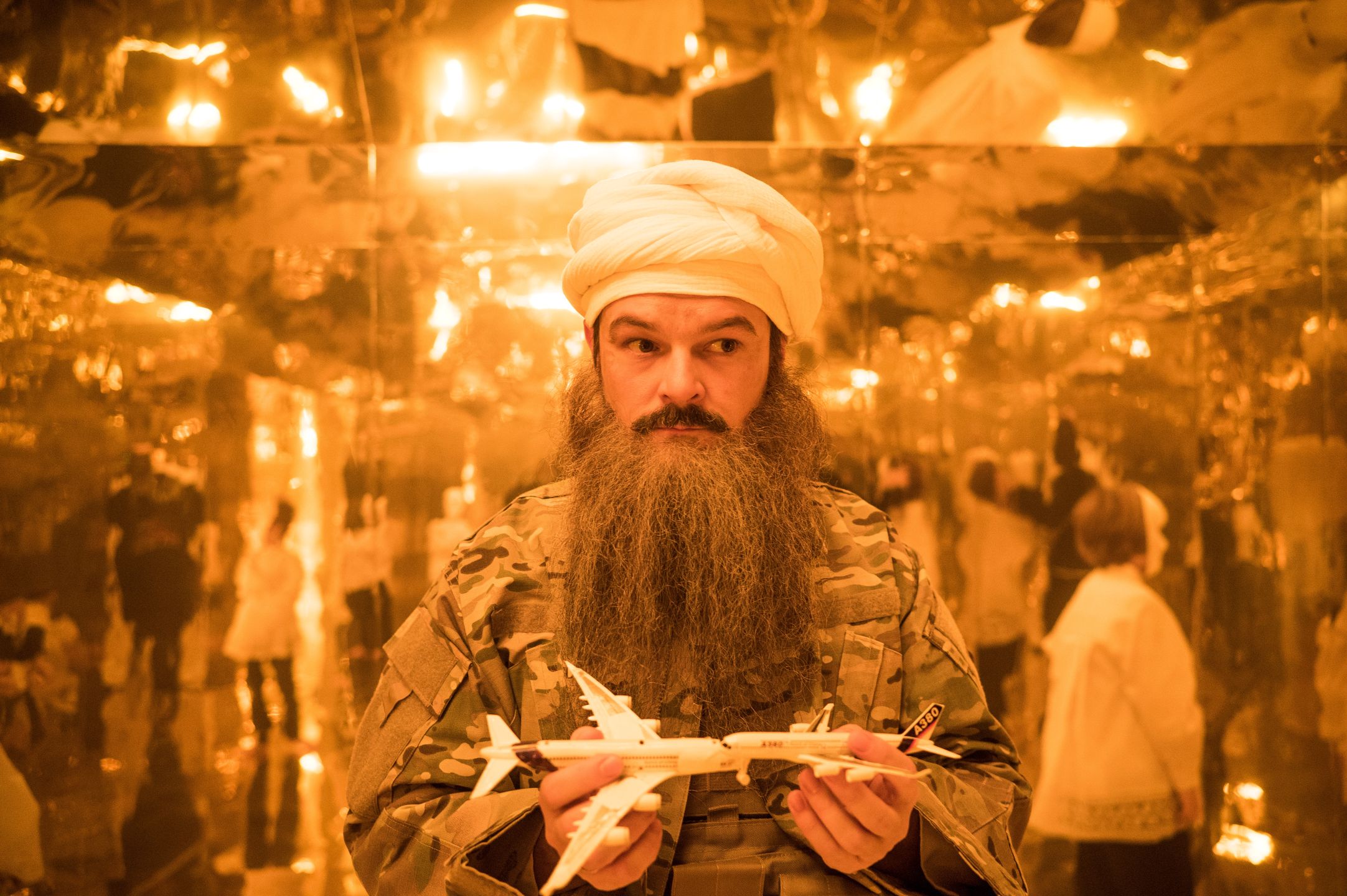 Dawid Ogrodnik w sztuce "Prałat"