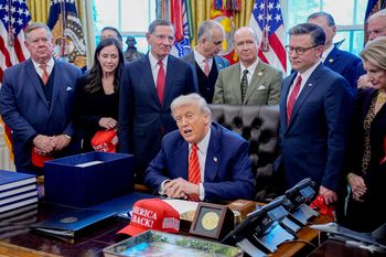 Media: administracja Trumpa tworzy rezerwowy rząd dla Iranu