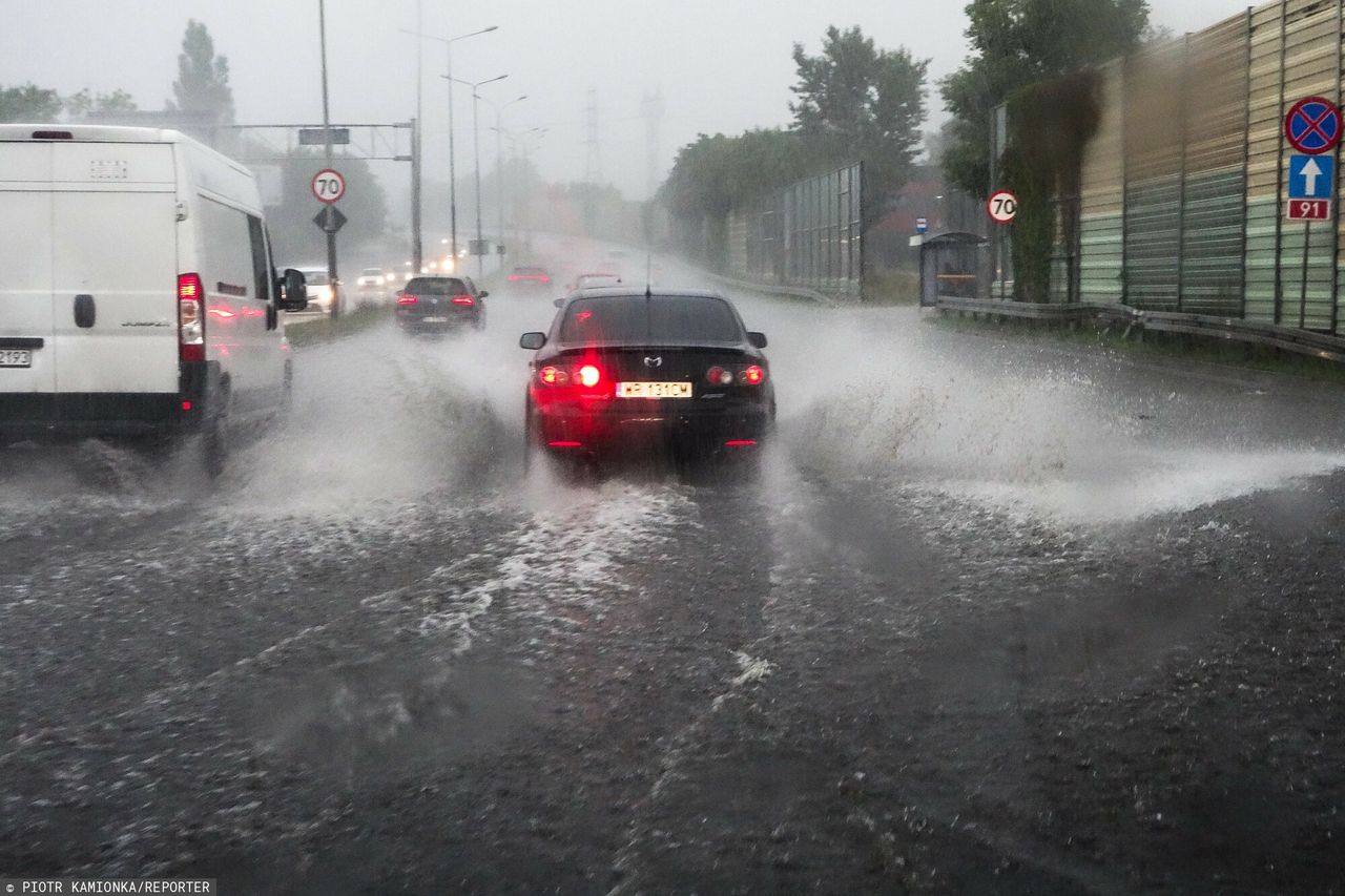 Nawałnice przeszły przez Polskę. Metr wody i zalążki trąb powietrznych