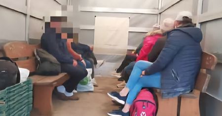 Dziewięć osób na pace busa. Znamy karę dla kierowcy
