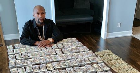 "Legalny napad na bank". Mayweather zarobi kosmiczne pieniądze za walkę z youtuberem