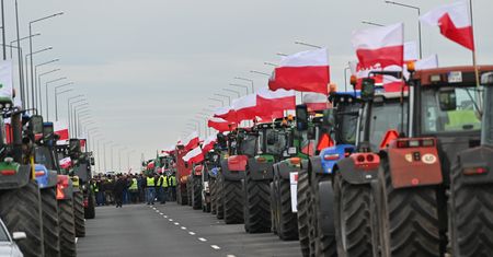 Rolnicy chcą zablokować Biedronkę. Sieć ma sprowadzać towar z Ukrainy