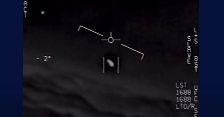 Pentagon za pół roku odtajni informacje na temat UFO