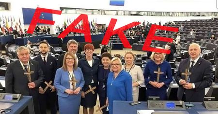 Fotomontaż z europosłami PiS obiega internet. "Krzyżowcy" okazali się fejkiem
