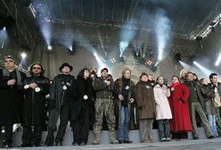 Artyści i warszawiacy "Pokonali falę"