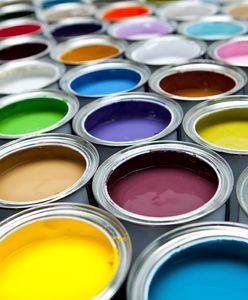 Pomysłowy jak Jaś Fasola. Malował ściany używając farby i... petardy