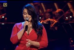 Ewa Farna i jej ściśnięty biust na 25-leciu Polsatu