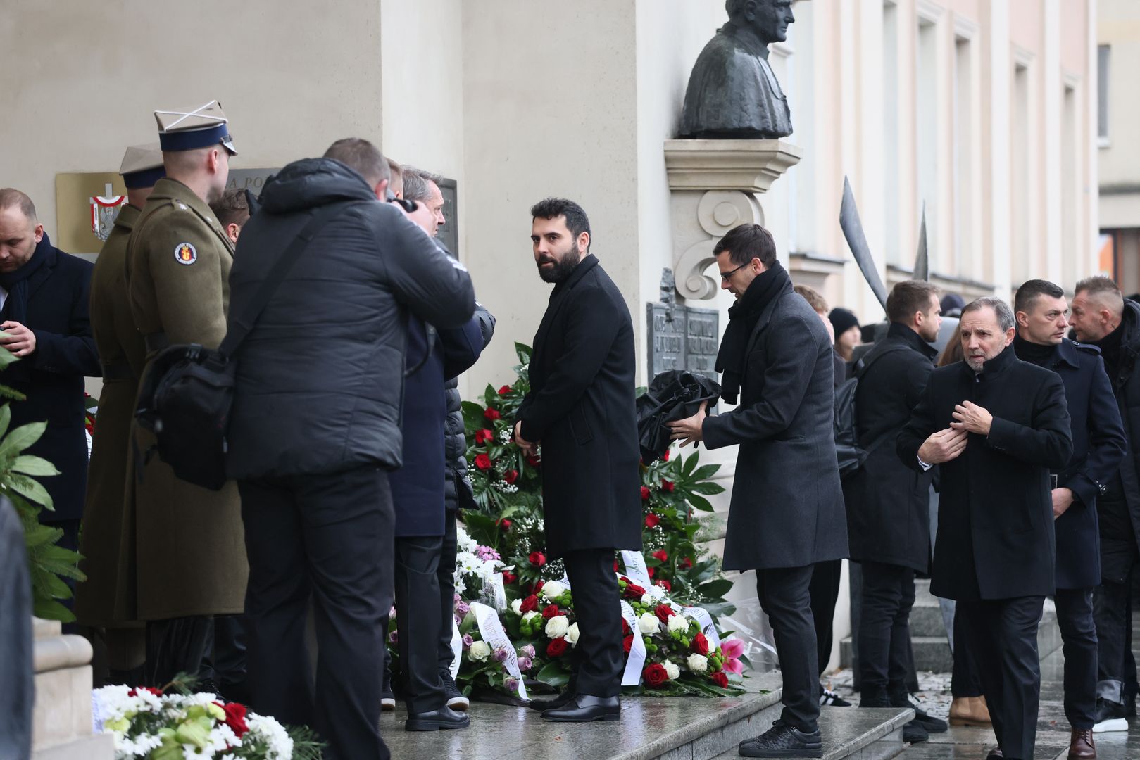 Trener Legii Goncalo Feio podczas pogrzebu Lucjana Brychczego