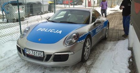Polska policja w Porsche? Raczej nie [wideo]