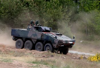 Miliard złotych gwarancji dla PGZ. Modernizacja armii przyspieszy