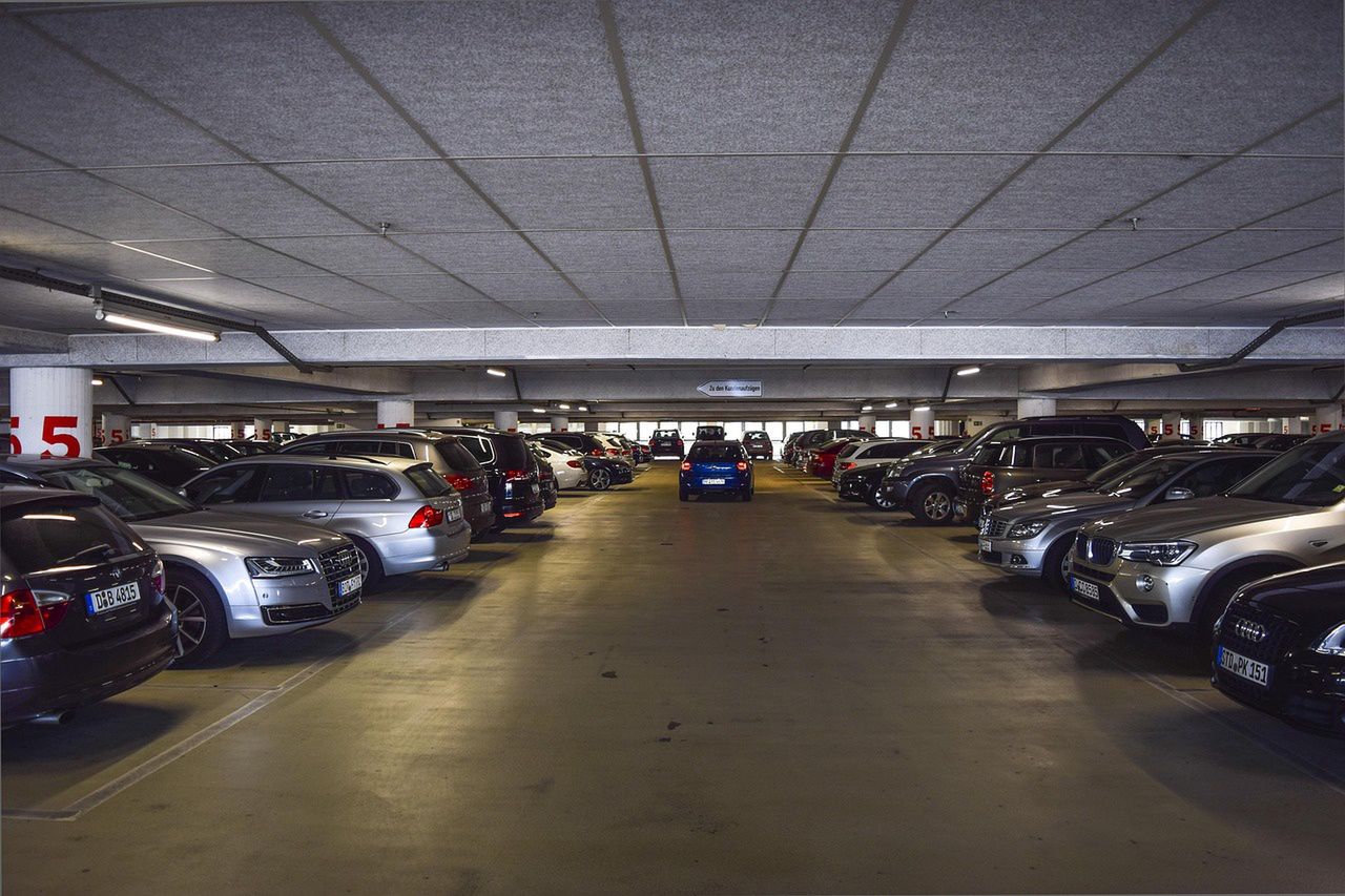 Parking podziemny przy dworcu PKP w Rzeszowie - 30 minut parkowania za darmo