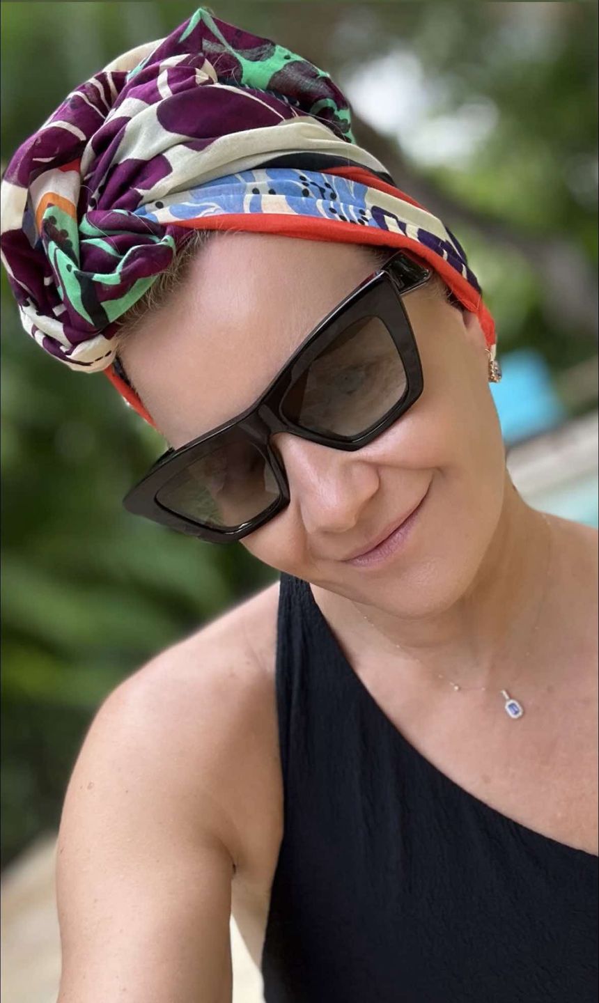 Małgorzata Kożuchowska pręży się w kostiumie kąpielowym