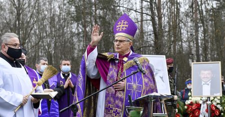 Krawczyk skończyłby 75 lat. Ksiądz tłumaczy, dlaczego nie ma grobowca