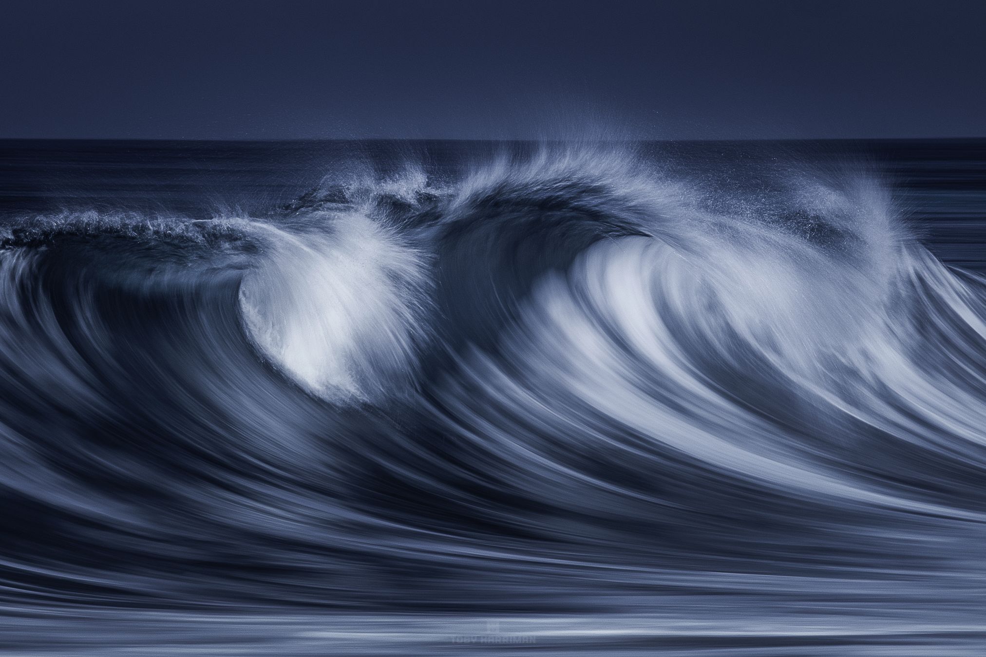 Artystyczne podejście do fotografowania surferów przy wykorzystaniu długich czasów ekspozycji 8