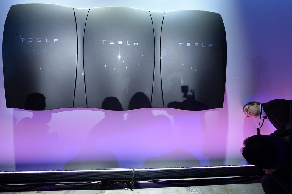 Elon Musk znowu to zrobił! Oto Powerwall: akumulator, który dostarczy energię dla domu! 3
