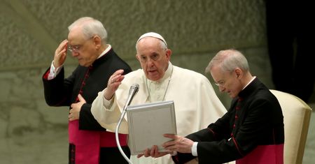 Papież zaapelował o powszechność szczepień przeciw COVID-19