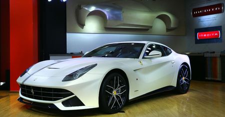 Specjalne Ferrari FF Dressage i F12berlinetta Polo