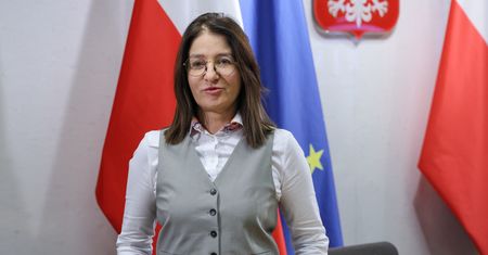 Nagrody w komisji. Posłowie chcą wyjaśnień. Szefowa na zwolnieniu