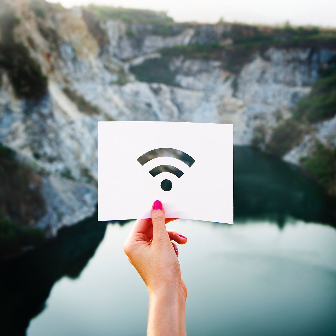 WiFi może działać jako wykrywacz metalu, ale lepiej żeby nie był to standard bezpieczeństwa