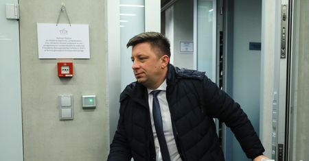 "Podpisał decyzję". Dworczyk mówi, kto zlecił przygotowania do wyborów