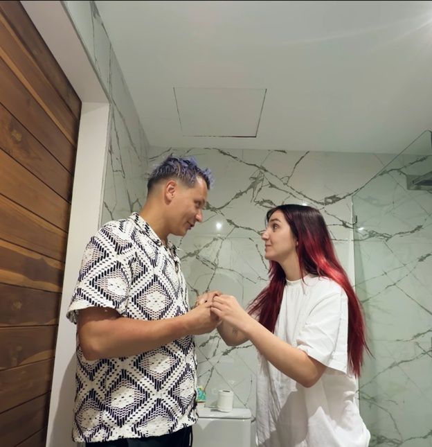 Kartonii jest w ciąży